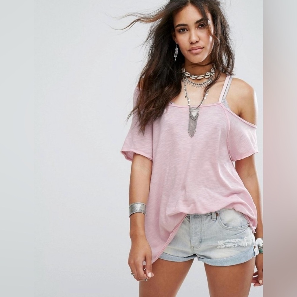 FP We The Free Coraline One Cold Shoulder Oversized  T-Shirt in Pink size XS